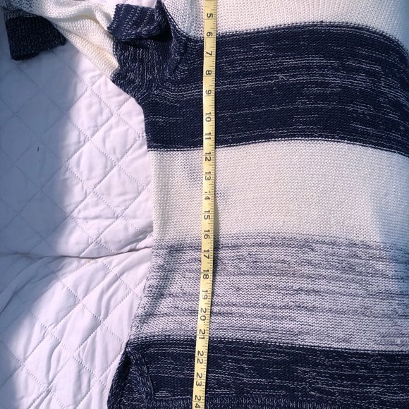 GAP  blue and white striped sweater L - Picture 2 of 6